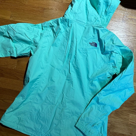 Ladies North Face light shell raincoat - Picture 4 of 4
